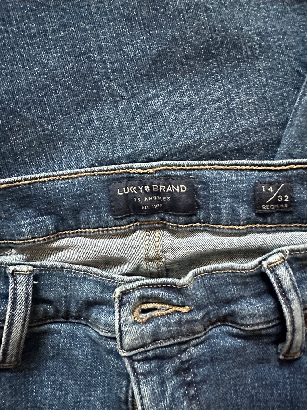 Lucky Brand Women's Straight Leg Jeans in Dark Blue Wash